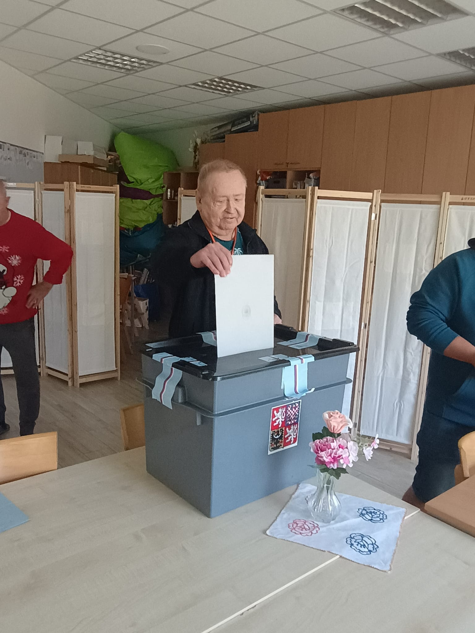 Klienti se zúčastnili voleb